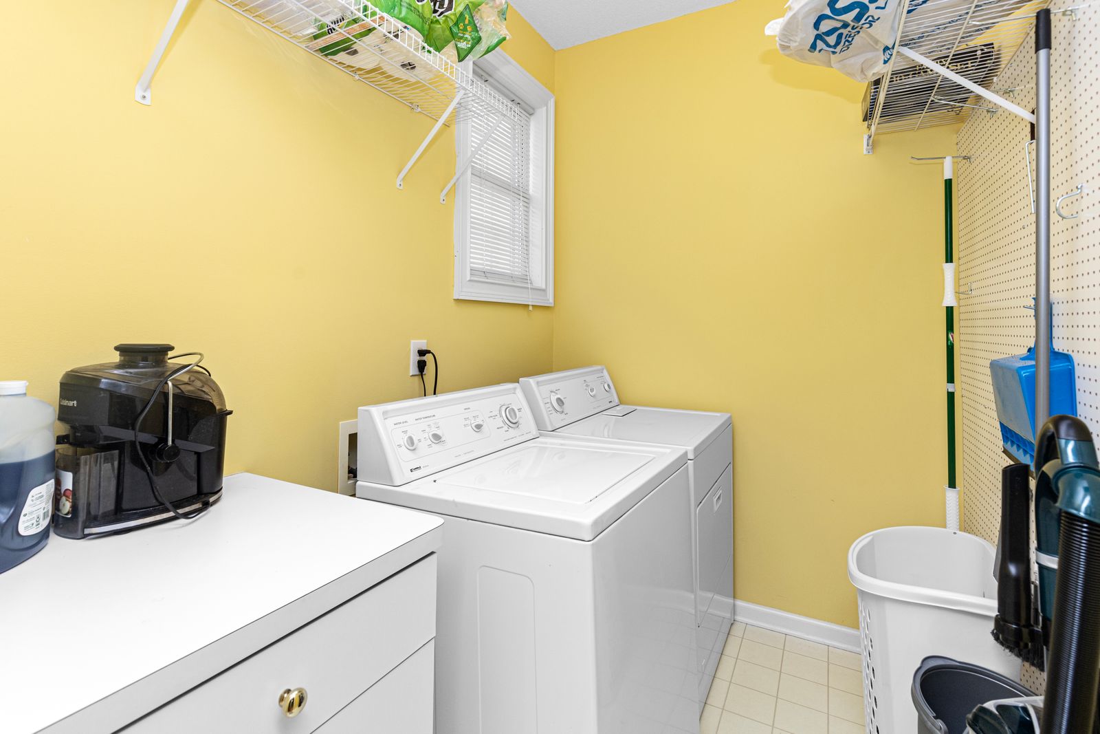 Laundry room 5